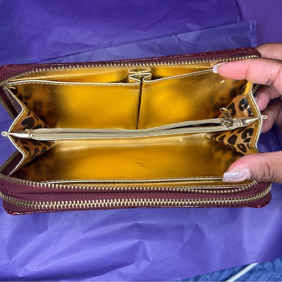 Steve Madden Faux Croc Wallet - Picture 5 of 6